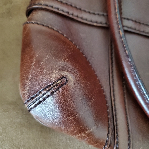 Small Brown Gucci Shoulder Handbag - Picture 8 of 12